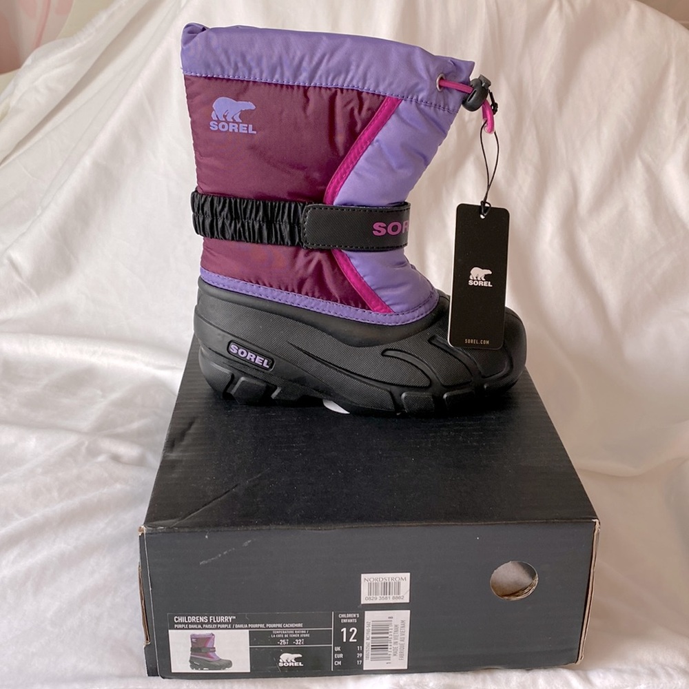 Sorel children’s snow boots size 12 NWT